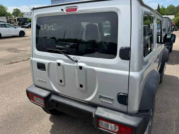 Suzuky - foto 4